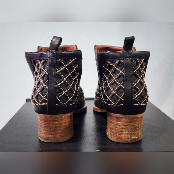 JEFFREY CAMPBELL | Taggart Ankle Bootie | Black and Tan | Womens 7.5 - Picture 5 of 12